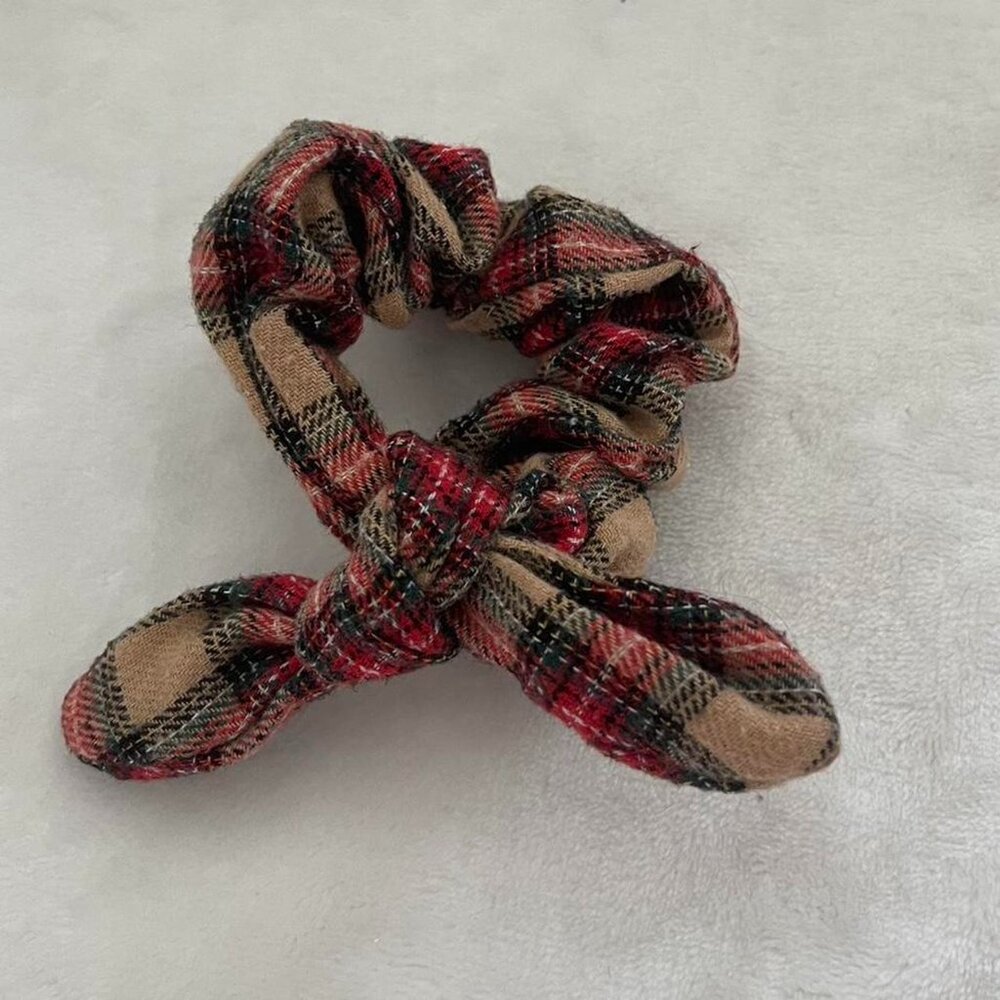 Hair tie / scrunchie